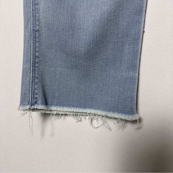 J. Jill Denim Authentic Fit Cropped Light Wash Fringe Bottom Denim Jeans sz 6P - Picture 3 of 8